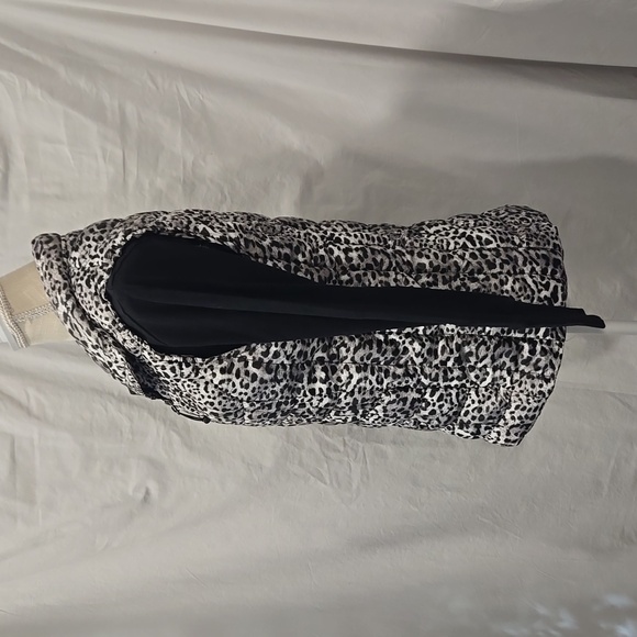 Betsey Johnson - Black and White Leopard Print Snow Vest - (L) - Picture 4 of 6